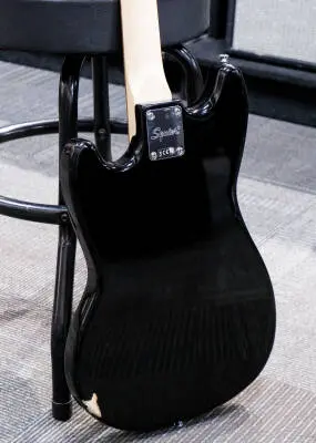 Squier - Sonic Bronco Bass, Laurel Fingerboard - Black 2